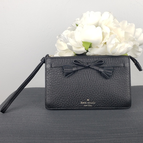 kate spade Handbags - NEW! Kate Spade Hayes Bow Wristlet